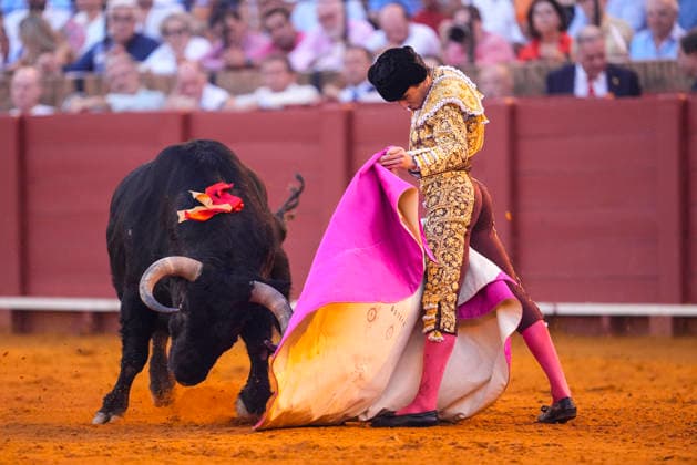 Second Subscription Bullfight of the San Miguel Fair in Seville: Juan Ortega during the second subscription bullfight of the San Miguel Fair at the Real Maestranza de Caballería on September 25, 2026, in Seville, Andalusia, Spain José María Manzanares, Alejandro Talavante, and Juan Ortega fought bulls from Puerto de San Lorenzo and Ventana de San Lorenzo during the first subscription bullfight of the San Miguel Fair on September 25, 2026, in Seville, Andalusia, Spain  Copyright: xJoaquinxCorcherox 7800461