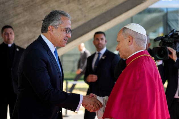 IPA88969303 - France, Paris, Vatican, September 25, 2026: Pope Leo XIV visits UNESCO headquarters during his apostolic journey to France, accompanied by UNESCO Director-General Khaled El-Enany at the organization™s headquarters in Paris. Photo by Alessia Giuliani Catholic Press Photo . Photograph by POOL Catholic Press Photo  Copyright: xPOOL xCatholicxPressxPhotox xPOOL xCatholicxPressxPhotox IPA88969303