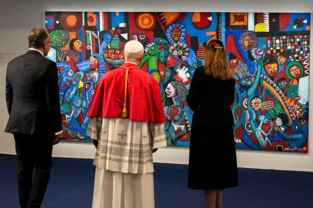 IPA88969305 - France, Paris, Vatican, September 25, 2026: Pope Leo XIV visits UNESCO headquarters during his apostolic journey to France, accompanied by UNESCO Director-General Khaled El-Enany at the organization™s headquarters in Paris. Photo by Alessia Giuliani Catholic Press Photo . Photograph by POOL Catholic Press Photo  Copyright: xPOOL xCatholicxPressxPhotox xPOOL xCatholicxPressxPhotox IPA88969305