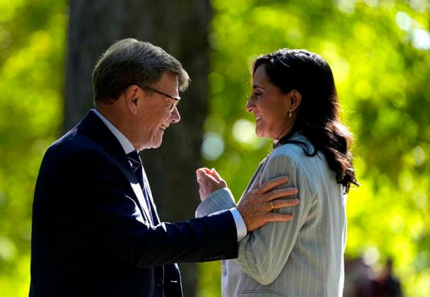 September 25, 2026, Ottawa, On, CANADA: Minister of Foreign Affairs Anita Anand and German Minister of Foreign Affairs Johann David Wadephul speak as they walk on the grounds of Rideau Hall in Ottawa, before participating in a bilateral meeting on Friday, Sept. 25, 2026. Ottawa CANADA  - ZUMAc35_ 20260925_zaf_c35_050 Copyright: xJustinxTangx