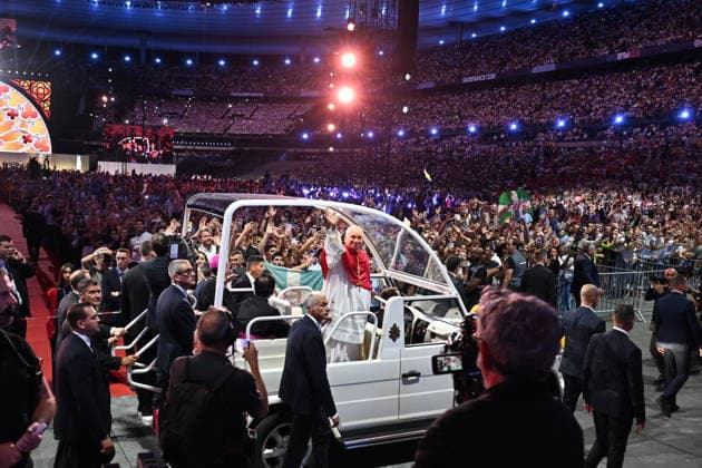 IPA88969883 - France, Paris, Vatican, September 25, 2026 Prayer vigil with young people at the Stade de France in Saint-Denis, led by Pope Leo XIV during his apostolic journey to France. Photo by ALESSIA GIULIANI Catholic Press Photo  Copyright: xALESSIAxGIULIANI xCatholicxPressxPhotox xALESSIAxGIULIANI xCatholicxPressxPhotox IPA88969883