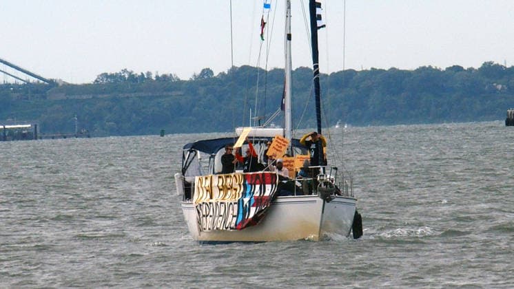 September 25, 2026, Manhattan, New York, U.S.A: New York, New York September 25, 2026..Casa Pueblo protests climate change and wants clean energy. They sailed around Manhattan stopping at Con Edison plant and Big Alice plant in Queens, They cruised by the United Nations and the final stop was in front of the Statue of Liberty.. Clean Energy Now Manhattan U.S.A - ZUMAc272 20260925_znp_c272_016 Copyright: xEmilyxCotlerx