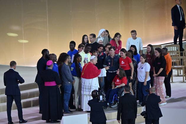 Pope Leo XIV - Prayer vigili with youth - stade de France - 2026-9-25 France,Paris,Vatican, 2026 9 25 : Prayer vigil with youth people at Stade de France in Saint-Denis led by Pope Leo XIV during his apostolic journey tò France. Copyright Alessia Giuliani Catholipressphoto EDITORIAL USE ONLY - NO BOOKS Copyright: xx