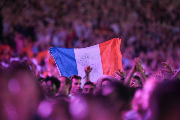 Pope Leon XIV with the crowds at Stade de France in Paris FA Attendees celebrate before the arrival of Pope Leon XIV at the Stade de France in Saint-Denis near Paris, on September 25, 2026. Photo by Firas Abdullah ABACAPRESS.COM Paris Ile-de-France France  Copyright: xAbdullahxFiras ABACAx