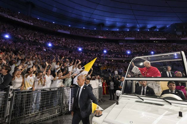 Pope Leo XIV At Prayer Vigil With Young People At The Stade De France - Paris Pope Leo XIV presides at a Prayer Vigil with 80 000 Young People at the Stade de France in Paris, France on September 25, 2026 on the first day of his four-day Apostolic Journey to France. Photo by (EV) Simone Risoluti Vatican Media ABACAPRESS.COM Paris France  Copyright: xABACAx