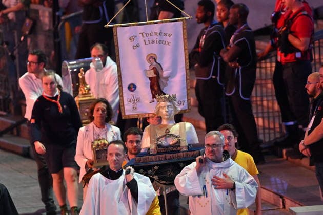 IPA88973301 - France, Paris, Vatican, September 25, 2026: Prayer vigil with young people at the Stade de France in Saint-Denis, led by Pope Leo XIV during his apostolic journey to France. Copyright Alessia Giuliani Catholipressphoto  Copyright: xx xAlessiaxGiuliani Catholipressphotox IPA88973301