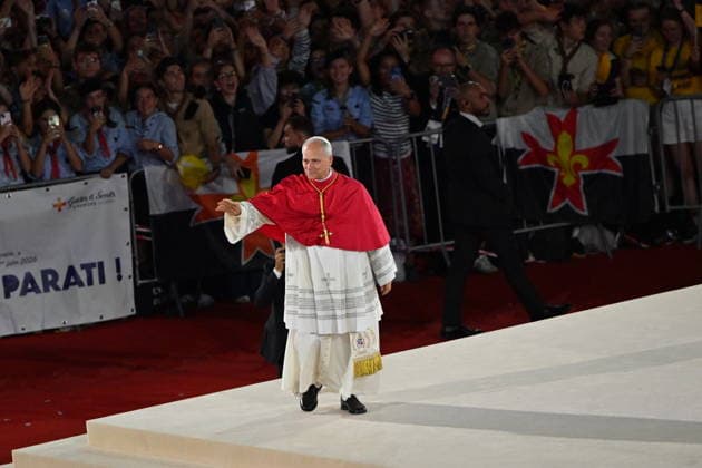 IPA88973311 - France, Paris, Vatican, September 25, 2026: Prayer vigil with young people at the Stade de France in Saint-Denis, led by Pope Leo XIV during his apostolic journey to France. Copyright Alessia Giuliani Catholipressphoto  Copyright: xx xAlessiaxGiuliani Catholipressphotox IPA88973311