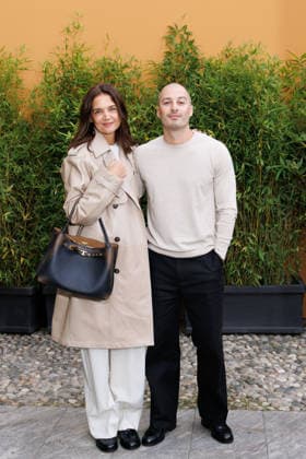 IPA88963107 - Milan, Milan Women™s Fashion Week Spring Summer 2027 - Women™s Fashion, Spring Summer 2027 - Tod™s fashion show - guests - Pictured: Katie Holmes, Jason Bard Yarmosky .  Copyright: xCinziaxCamelax xx IPA88963107