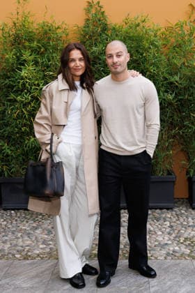 IPA88963110 - Milan, Milan Women™s Fashion Week Spring Summer 2027 - Women™s Fashion, Spring Summer 2027 - Tod™s fashion show - guests - Pictured: Katie Holmes, Jason Bard Yarmosky .  Copyright: xCinziaxCamelax xx IPA88963110