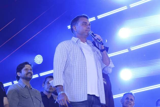 RECORD DATE NOT STATED Flavio Bolsonaro and Tarcisio de Freitas participate in the Jaguariuna rodeo in Sao Paulo. Jaguariuna (SP), 09 25 2026 2026 elections rodeo Presidential candidate Flavio Bolsonaro (PL) and the governor of Sao Paulo, Tarcisio de Freitas (Republicanos), participate in the Jaguariuna Rodeo Festival, this Friday (25), in Jaguariuna, in the interior of Sao Paulo. They are accompanied by the candidates for the Senate for Sao Paulo Andre do Prado (PL) and Guilherme Derrite (PP).(Foto: Leco Viana Thenews2 imago images) Flavio Bolsonaro and Tarcisio de Freitas participate in the Jaguariuna rodeo in Sao Paulo.  Copyright: xLecoxVianax
