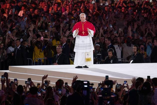 PRAYER VIGIL AT THE STADE DE FRANCE PHOTOPQR OUEST FRANCE Stéphane Geufroi Paris September 25, 2026 Léon XIV begins aa historic four-day visit to France—an event for which one million people are expected. The prayer vigil at the Stade de France: Léon XIV was welcomed amid an electric atmosphere on Friday, September 25, shortly before 9 p.m. at the Stade de France in Saint-Denis, near Paris. Greeted like a rock star, the American pope—who arrived in the popemobile—was cheered by some 80,000 young people who had been waiting for him for several hours to the sound of pop, worship, and gospel music, during an evening intended to highlight the resurgence of religious devotion among young Catholics in France. Leo XIV was welcomed in a high-energ  Copyright: xPHOTOPQR OUESTxFRANCE MAXPPPxStéphanexGeufroix 20260925OFR0022 20260925OFR0022