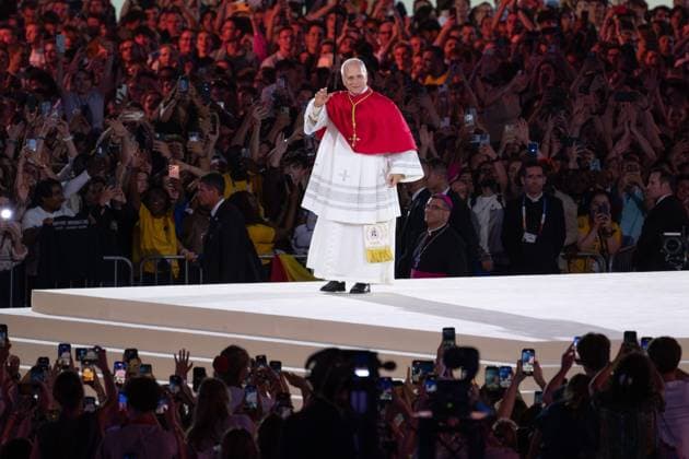 PRAYER VIGIL AT THE STADE DE FRANCE PHOTOPQR OUEST FRANCE Stéphane Geufroi Paris September 25, 2026 Léon XIV begins aa historic four-day visit to France—an event for which one million people are expected. The prayer vigil at the Stade de France: Léon XIV was welcomed amid an electric atmosphere on Friday, September 25, shortly before 9 p.m. at the Stade de France in Saint-Denis, near Paris. Greeted like a rock star, the American pope—who arrived in the popemobile—was cheered by some 80,000 young people who had been waiting for him for several hours to the sound of pop, worship, and gospel music, during an evening intended to highlight the resurgence of religious devotion among young Catholics in France. Leo XIV was welcomed in a high-energ  Copyright: xPHOTOPQR OUESTxFRANCE MAXPPPxStéphanexGeufroix 20260925OFR0024 20260925OFR0024