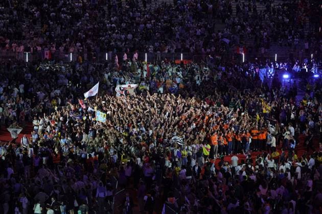 Pope Leo XIV Prayer Vigil at the Stade de France with Young People PHOTOPQR LE PARISIEN Olivier Arandel Staff Saint-Denis September 25, 2026 Saint-Denis, Stade de France, France Friday, September 25, 2026 Background: Pope Leo XIV begins his four-day visit to France this Friday, September 25, 2026. Prayer vigil with young people at the Stade de France. LP Olivier Arandel. Leo XIV was welcomed amid an electric atmosphere, on Friday, September 25, shortly before 9 p.m. at the Stade de France in Saint-Denis, near Paris. Greeted like a rock star, the American pope arrived in the popemobile and was cheered by some 80,000 young people who had been waiting for him for several hours to the sound of pop, worship, and gospel music, during an evening Copyright: xPHOTOPQR LExPARISIEN MAXPPPxLP OlivierxArandelx(Staff)x 20260925LPA0013 20260925LPA0013