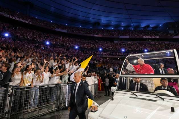POPE LEO XIV - YOUTH VIGIL - STADE DE FRANCE - PARIS France, Paris, Vatican, 2026 9 25 Prayer vigil with young people at Stade de France in Saint-Denis led by Pope Leo XIV during his apostolic journey to France. EDITORIAL USE ONLY - NO BOOKS Copyright: xVATICANxMEDIA xCatholicxPressxPhotox