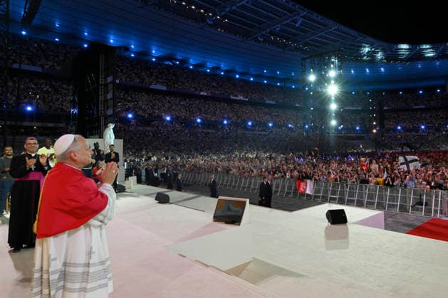 POPE LEO XIV - YOUTH VIGIL - STADE DE FRANCE - PARIS France, Paris, Vatican, 2026 9 25 Prayer vigil with young people at Stade de France in Saint-Denis led by Pope Leo XIV during his apostolic journey to France. EDITORIAL USE ONLY - NO BOOKS Copyright: xVATICANxMEDIA xCatholicxPressxPhotox