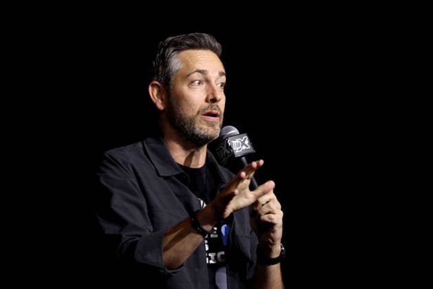 September 25, 2026, Salt Lake City, Utah, USA: Actor ZACHARY LEVI speaks at the 2026 FanX Salt Lake City at the Salt Palace Convention Center. Salt Lake City USA  - ZUMAg247 20260925_znp_g247_096 Copyright: xGagexSkidmorex