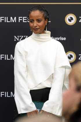22. Zurich Film Festival 2026 Sara Nuru (Model) auf dem grünen Teppich. Opening Night des 22. Zurich Film Festivals am 24.09.2026 im Kongresshaus Zürich. Kanton Zürich, Schweiz.
