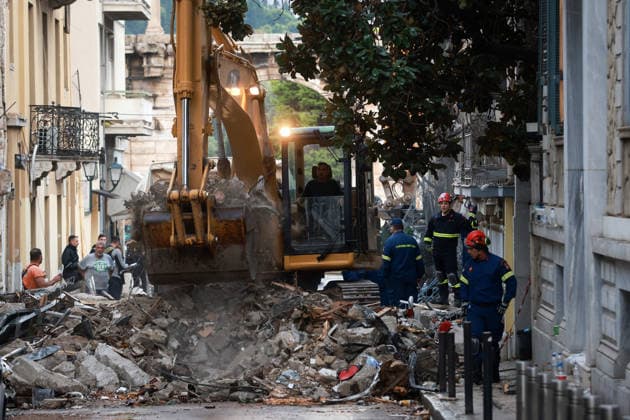 5 missing after explosion collapses building in historic heart of Athens ATHENS, GREECE - SEPTEMBER 26: Rescuers search for survivors after a blast in the Plaka district of Athens, Greece, on September 26, 2026. Costas Baltas Anadolu Athens Greece. Editorial use only. Please get in touch for any other usage.  Copyright: x2026xAnadoluxCostasxBaltasx