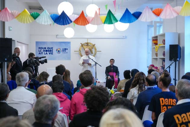 POPE LEO XIV VISITS MAISON BAKHITA SOCIAL INTEGRATION CENTER - PARIS France, Paris, Vatican, 2026 9 26 Pope Leo XIV visits Maison Bakhita Center for Accompaniment and Social Integration, dedicated to welcoming and supporting migrants, during his apostolic journey to France. EDITORIAL USE ONLY - NO BOOKS Copyright: xPOOL xCatholicxPressxPhotox