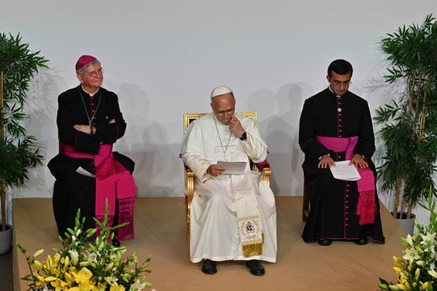 POPE LEO XIV MEETS SYNODAL ASSEMBLY, CATECHUMENS AND NEOPHYTES IN PARIS France, Paris, Vatican, 2026 9 26 Pope Leo XIV meets with members of the Provincial Synodal Assembly, Catechumens and Neophytes at the Catholic Institute of Paris during his apostolic journey to France. EDITORIAL USE ONLY - NO BOOKS Copyright: xALESSIAxGIULIANI xCatholicxPressxPhotox