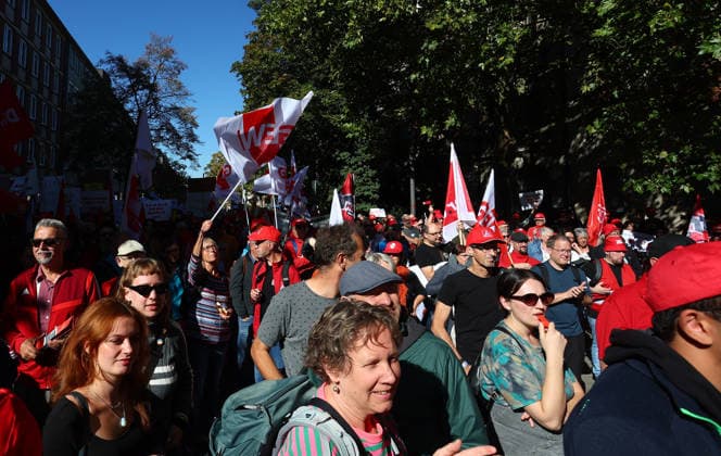 Politics, Demonstration against the labor reform in Germany Demonstration against the labor reform in Nuremberg , Bayern , Germany . September 26th, 2026 Photo by Davide Elias Copyright: xDavidexEliasx
