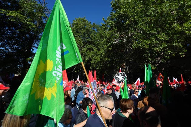 Politics, Demonstration against the labor reform in Germany Demonstration against the labor reform in Nuremberg , Bayern , Germany . September 26th, 2026 Photo by Davide Elias Copyright: xDavidexEliasx