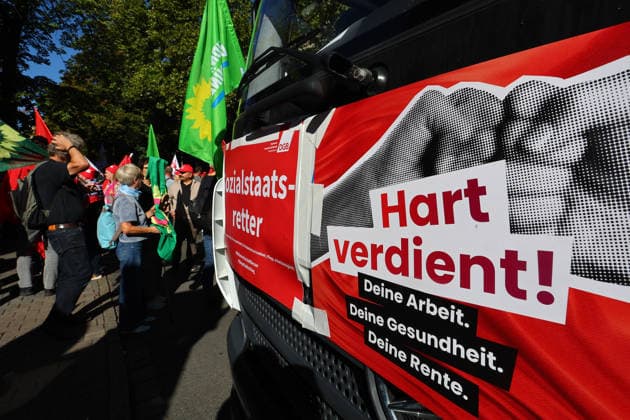 Politics, Demonstration against the labor reform in Germany Demonstration against the labor reform in Nuremberg , Bayern , Germany . September 26th, 2026 Photo by Davide Elias Copyright: xDavidexEliasx