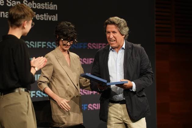 Paz Vega presents the Feroz Zinemaldia award to the film El Debut at the San Sebastian Film Festival, Saturday, September 26, 2026 Cordon Press 