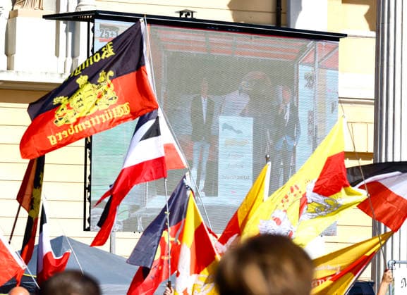 Reichsbürger Treffen 26.09.2026 Aufzug durch Darmstadt Innenstadt mit Fahnen und historischen Symbolen beabsichtigen Teilnehmer des Reichsbürger Treffen trotz Gegendemonstrationen und Auflagen hier Kundgebung auf dem Karolinenplatz Darmstadt Hessen Deutschland