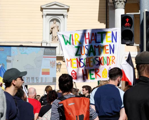 Reichsbürger Treffen 26.09.2026 Aufzug durch Darmstadt Innenstadt mit Fahnen und historischen Symbolen beabsichtigen Teilnehmer des Reichsbürger Treffen trotz Gegendemonstrationen und Auflagen hier Kundgebung auf dem Karolinenplatz Darmstadt Hessen Deutschland