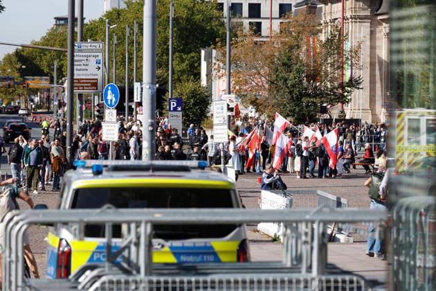 Reichsbürger Treffen 26.09.2026 Aufzug durch Darmstadt Innenstadt mit Fahnen und historischen Symbolen beabsichtigen Teilnehmer des Reichsbürger Treffen trotz Gegendemonstrationen und Auflagen hier Kundgebung auf dem Karolinenplatz Darmstadt Hessen Deutschland