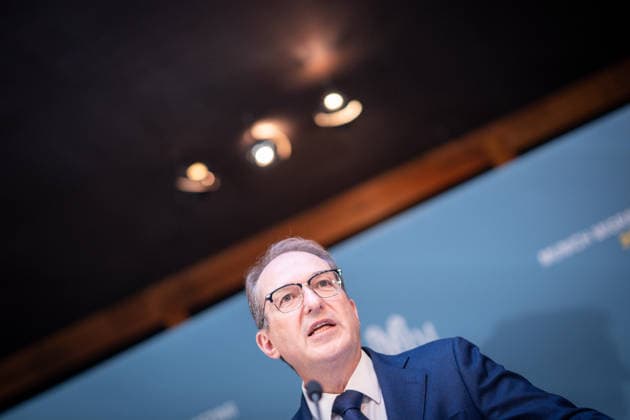 Alexander Dobrindt, deutscher Bundesminister des Innern, Auftaktstatement;2. Munich Migration Meeting Treffen der Europäischen Minister zur Umsetzung der Migrationswende, München Bayern Deutschland Hotel Bayerischer Hof