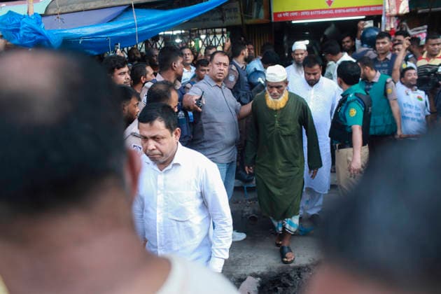 September 26, 2026, Dhaka, Dhaka, Bangladesh: Police detain more than 100 people from the headquarters of the Jatiya Samajtantrik Dal (JSD) in Dhaka, Bangladesh, on September 26, 2026, on suspicion of being leaders and activists of the Awami League, whose activities are currently banned in Bangladesh. Dhaka Bangladesh - ZUMAj163 20260926_zip_j163_027 Copyright: xAbuxSufianxJewelx