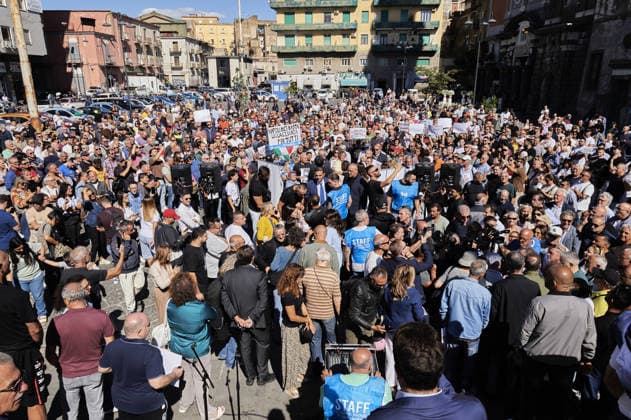 Protest over high gas prices and auto liability insurance in Italy NAPLES, ITALY - SEPTEMBER 26: People protest calling for more fairness in the auto liability insurance sector and concrete measures to address high gas prices in Naples, Italy, on September 26, 2026. In recent days, the national average price at the pump had reached 2.155 euros per litre for gasoline and 2.335 euros for diesel. On the highway network, prices had risen to 2.245 and 2.414 euros per litre, respectively, according to data from the Mimit Fuel Price Observatory. Eliano Imperato Anadolu Naples Italy. Editorial use only. Please get in touch for any other usage.  Copyright: x2026xAnadoluxElianoxImperatox