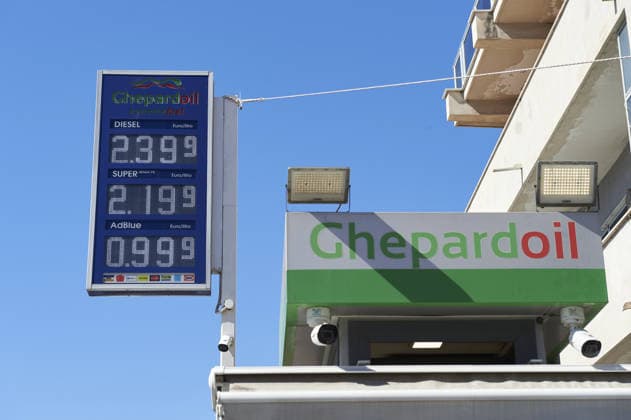 Protest over high gas prices and auto liability insurance in Italy NAPLES, ITALY - SEPTEMBER 26: This picture shows a petrol station price sign during a protest calling for more fairness in the auto liability insurance sector and concrete measures to address high gas prices in Naples, Italy, on September 26, 2026. In recent days, the national average price at the pump had reached 2.155 euros per litre for gasoline and 2.335 euros for diesel. On the highway network, prices had risen to 2.245 and 2.414 euros per litre, respectively, according to data from the Mimit Fuel Price Observatory. Eliano Imperato Anadolu Naples Italy. Editorial use only. Please get in touch for any other usage.  Copyright: x2026xAnadoluxElianoxImperatox