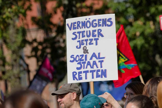 DGB-Demo gegen Sozialstaatsabbau 2026-09-26 Deutschland, Berlin Demonstration und Kundgebung vor dem Roten Rathaus im Rahmen des DGB-Aktionstages gegen Sozialstaatsabbau und Aufrüstung.