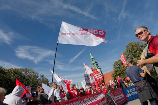 DGB-Demo gegen Sozialstaatsabbau 2026-09-26 Deutschland, Berlin Demonstration und Kundgebung vor dem Roten Rathaus im Rahmen des DGB-Aktionstages gegen Sozialstaatsabbau und Aufrüstung.