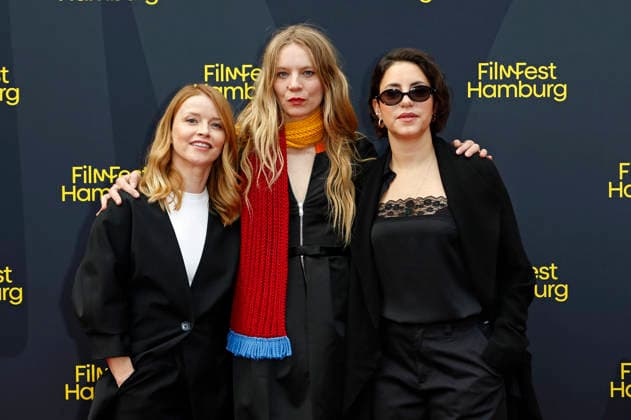 Karoline Schuch, Lilith Stangenberg und Almila Bagriacik bei der Premiere des ARD-Krimis Tatort - Unter Freunden auf dem 34. Filmfest Hamburg 2026 im Cinemaxx Dammtor. Hamburg, 26.09.2026