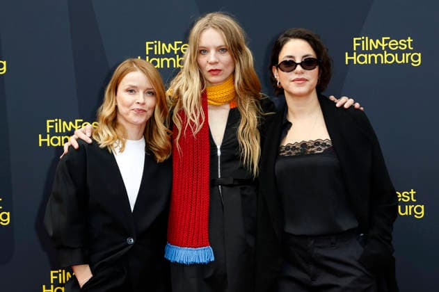 Karoline Schuch, Lilith Stangenberg und Almila Bagriacik bei der Premiere des ARD-Krimis Tatort - Unter Freunden auf dem 34. Filmfest Hamburg 2026 im Cinemaxx Dammtor. Hamburg, 26.09.2026
