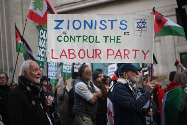 Pro-Palestinian protesters rally in Liverpool LIVERPOOL, UNITED KINGDOM - SEPTEMBER 26: Pro-Palestinian protesters gather at St George’s Plateau, calling on the British government to stop arms sales to Israel and impose sanctions, in Liverpool, United Kingdom, on September 26, 2026. The protesters march toward the area where the Labour Party s annual conference is scheduled to take place. Rasid Necati Aslim Anadolu Liverpool United Kingdom. Editorial use only. Please get in touch for any other usage.  Copyright: x2026xAnadoluxRasidxNecatixAslimx