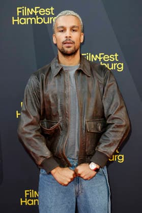 Charles Booz Jakob bei der Premiere der ZDFneo-Serie Nine to Five - Das Amt auf dem 34. Filmfest Hamburg 2026 im Cinemaxx Dammtor. Hamburg, 26.09.2026