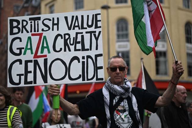 Pro-Palestinian protesters rally in Liverpool LIVERPOOL, UNITED KINGDOM - SEPTEMBER 26: Pro-Palestinian protesters gather at St George’s Plateau, calling on the British government to stop arms sales to Israel and impose sanctions, in Liverpool, United Kingdom, on September 26, 2026. The protesters march toward the area where the Labour Party s annual conference is scheduled to take place. Rasid Necati Aslim Anadolu Liverpool United Kingdom. Editorial use only. Please get in touch for any other usage.  Copyright: x2026xAnadoluxRasidxNecatixAslimx