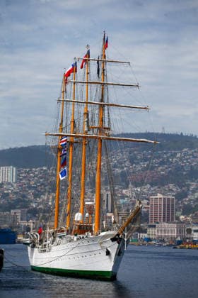 Valparaíso, September 26, 2026: The training ship Esmeralda arrived at the Navy’s breakwater, following its 70th training cruise, with a crew of 269 sailors who had been at sea for nearly 6 months. Manuel Lema Aton, Chile; Valparaíso, Chile. Aton 1194235  Copyright: MANUELxLEMA ATONxCHILE