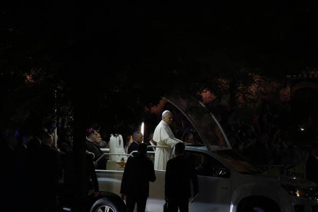 Visit to France of Pope Leo XIV – Prayer at Lourdes Sanctuary Pope Leo XIV arrives for a prayer at Grotto of Massabielle at the Lourdes sanctuary, southwestern France, on September 26, 2026. Pope Leo XIV makes a historic apostolic journey of four days to France scheduled for September 25 to 28, 2026. Photo by Margot Le Gonidec ABACAPRESS.COM Lourdes France  Copyright: xLexGonidecxMargot ABACAx