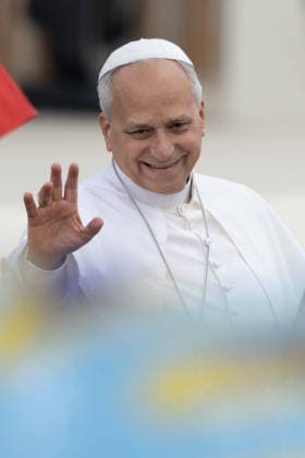 Pope Leo XIV Mass at Place de la Concorde - Paris RL Pope Leo XIV waves to the crowd from the Papamobile (popemobile) as he rides down the Champs-Elysees Avenue to arrive to celebrate a solemn outdoor mass at Place de la Concorde, central Paris, on September 26, 2026 on the second day of his visit to France. Pope Leo XIV celebrates an open-air mass for hundreds of thousands of believers on the Champs Elysees in Paris, after saying it was possible to live together in dignity and peace . Photo by Raphael Lafargue ABACAPRESS.COM Paris France  Copyright: xLafarguexRaphael ABACAx