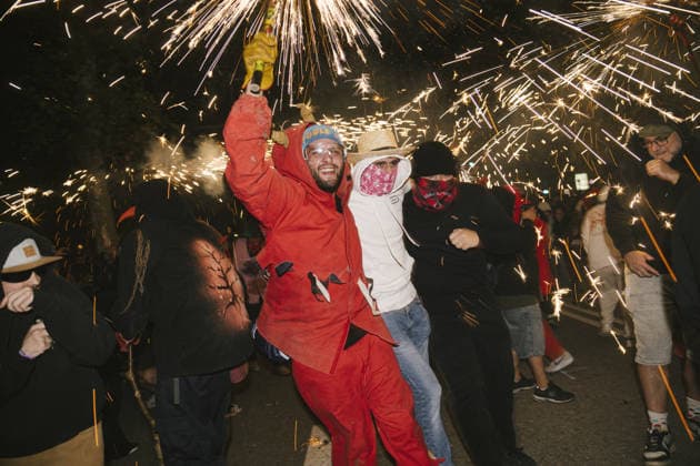 Barcelona holds correfoc fire parade for La Merce festivities BARCELONA, SPAIN - SEPTEMBER 26: Barcelona’s Passeig de Gracia hosts the La Merce correfoc, a parade featuring devils and fantastical creatures carrying pyrotechnics as part of the city’s festivities in Barcelona, Spain on September 26, 2026. The correfoc is a Catalan folk celebration in which groups dressed as devils move through the streets, releasing showers of sparks from pyrotechnic devices as some spectators dance and walk alongside them. Its current format emerged during La Merce in 1979, when spectators spontaneously joined a parade of dragons and devils. Rooted in older traditions involving fire and folk culture, the practice later spread across Catalonia. Lorena Sopena  Copyright: x2026xAnadoluxLorenaxSopenaxLopezx