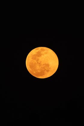 SAO JOSE DO RIO PRETO, BRAZIL - SEPTEMBER 26: A full moon rises over the city of Sao Jose do Rio Preto, Sao Paulo, Brazil, viewed from the Lago 3 area of the Municipal Reservoir on September 26, 2026. Sao Jose do Rio Preto Sao Paulo Brazil