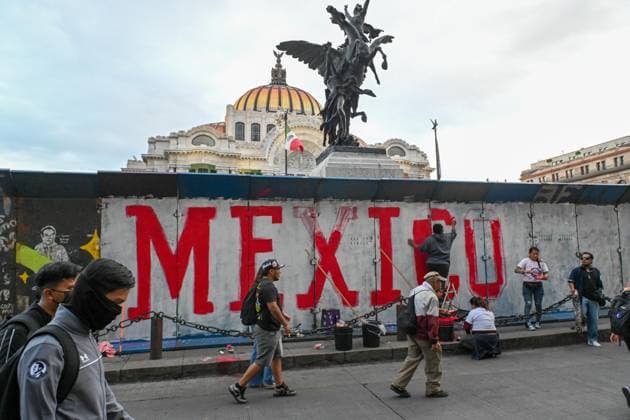 September 26, 2026: TO-45252-MEXICO , September 26, 2026. Parents of the 43 missing students from Ayotzinapa, joined by activist groups and members of civil society, marched along the Mexican capital& 039;s main avenues to demand that the government investigate the whereabouts of the students from the Isidro Burgos rural school in Iguala, Guerrero. Today in Mexico City. Clasos.com.mx - ZUMAcs4_ 20260926_faa_cs4_003 Copyright: xJavierxLiraxOterox