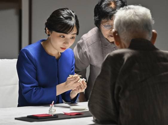 Princess Kako in Tottori Pref. Japanese Princess Kako colors a clay bell during a visit to a folk craft museum in Wakasa in Tottori Prefecture, western Japan, on Sept. 26, 2026. (Pool photo)  A14AA0005628856P