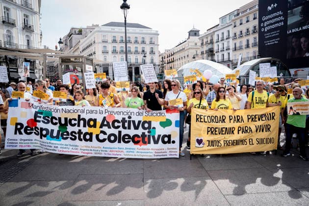 Suicide Prevention Rally in Madrid: Many people carried signs bearing the slogan Remember to Prevent, Prevent to Live during the National Suicide Prevention Rally on September 27, 2026, in Madrid, Spain. The rally was organized under the slogan Active Listening, Collective Response, coinciding with Suicide Awareness Month. September 27, 2026. On Foot, Madrid, Madrid, Spain  Copyright: xA.xPÃ rezxMecax 7803975